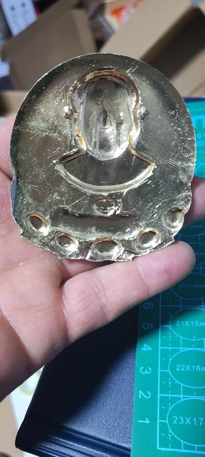 精品毛主席像章拍场 🔥忠字🔥毛主席像章一枚，忠字