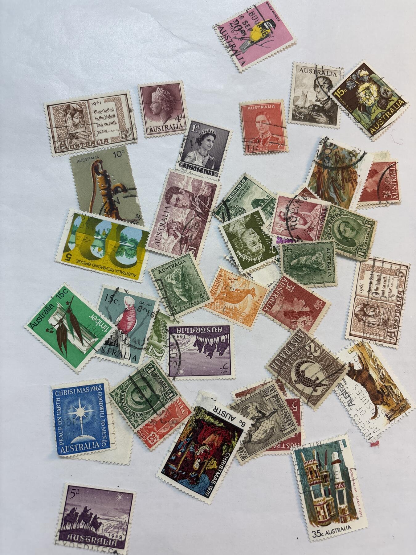 文馨钱币收藏第 245 场，优选各国古铜币，英系场，英国皇室，女王信封等，英殖民地邮票等，寄存时间为 2 个月，请悉知 澳大利亚信封包含男王女王动物建筑邮票