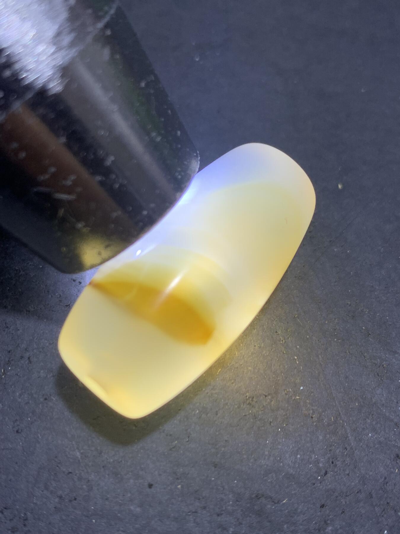 精美马达加斯加海洋玉髓千层纹桶珠一颗，