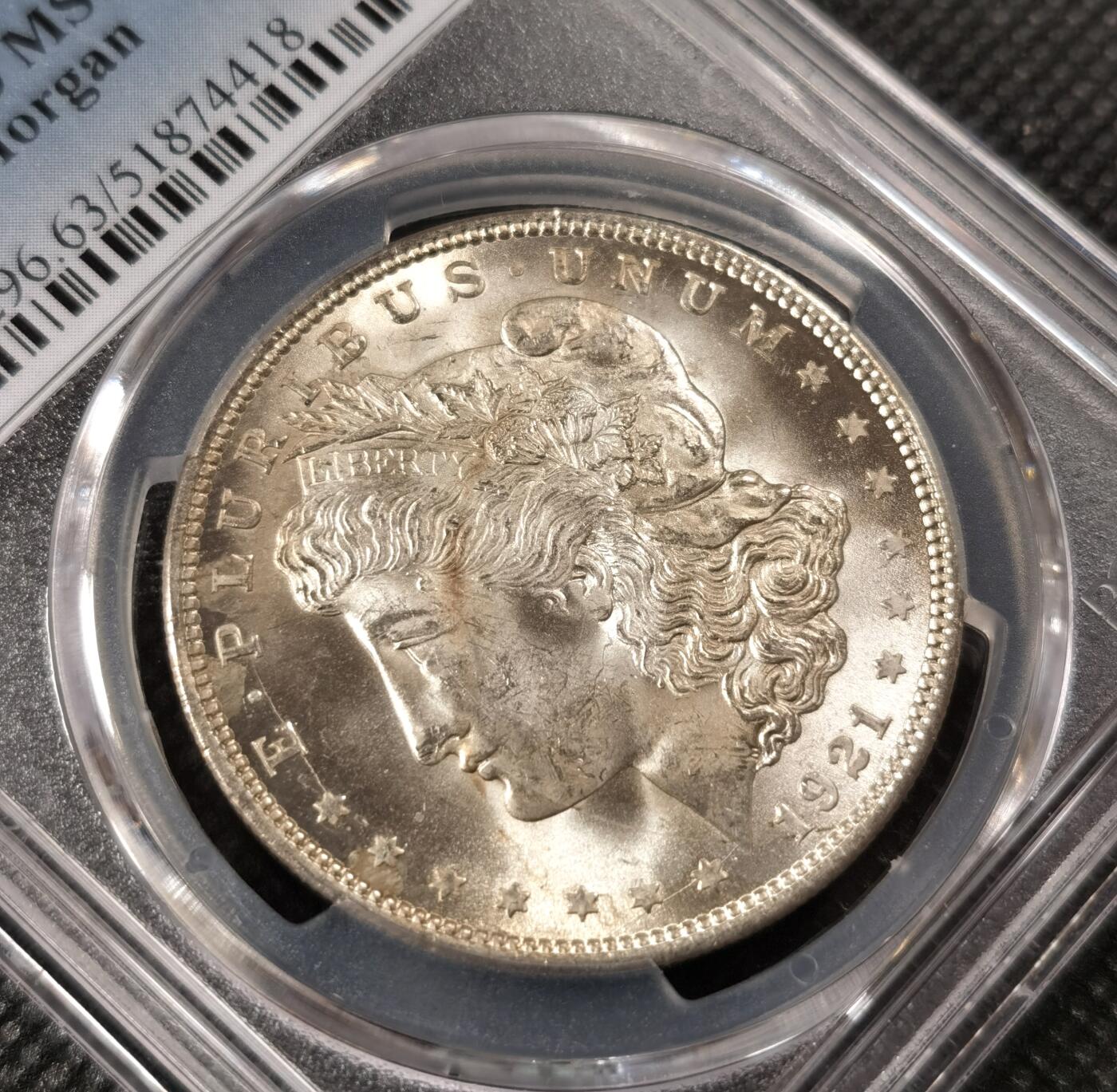  甄臻铺-美国银币专场-世界币章拍卖（第17期），送拍享返佣金等优惠多多 PCGS-MS63 1921年摩根银币，淡淡金色包浆