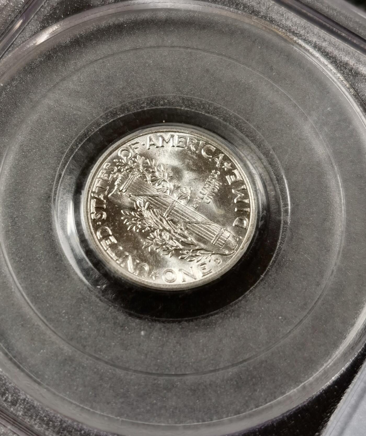  甄臻铺-美国银币专场-世界币章拍卖（第17期），送拍享返佣金等优惠多多 PCGS-MS65 1942年D版小飞侠，流水转光，老盒子严评