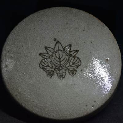 【良泉】5月22日19:30【直播场】228件，上半年最后一场（本场结束后外出度假。之前预存钱币的朋友请告知，将连同本场拍品一起邮寄，预祝诸位暑期愉快！） - 【日本】纪州烧 葵窑，桐纹香盒