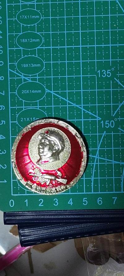 精品毛主席像章拍场 🔥枪图案🔥昆明部队军乐队🔥毛主席像章，