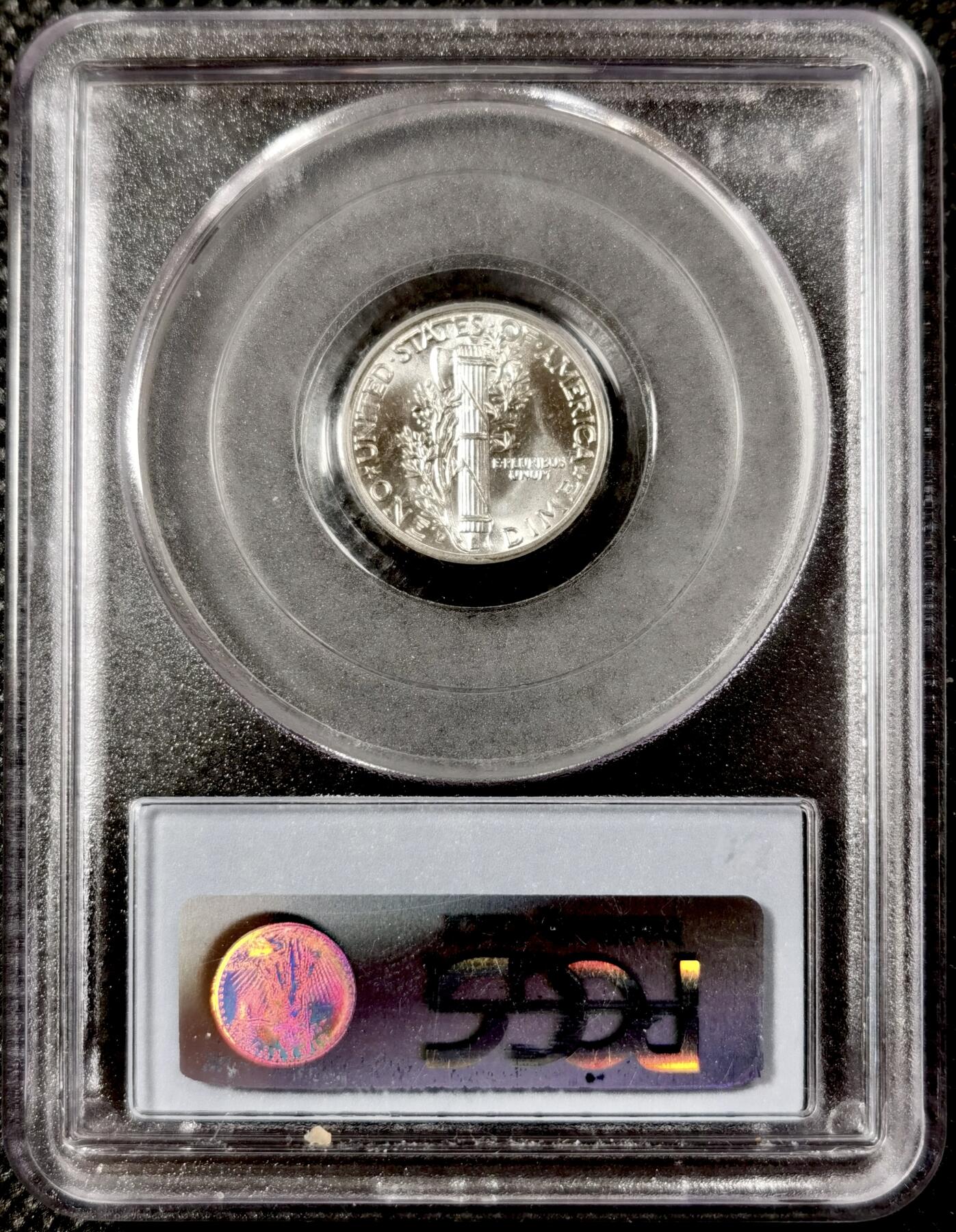  甄臻铺-美国银币专场-世界币章拍卖（第17期），送拍享返佣金等优惠多多 PCGS-MS65 1942年D版小飞侠，流水转光，老盒子严评