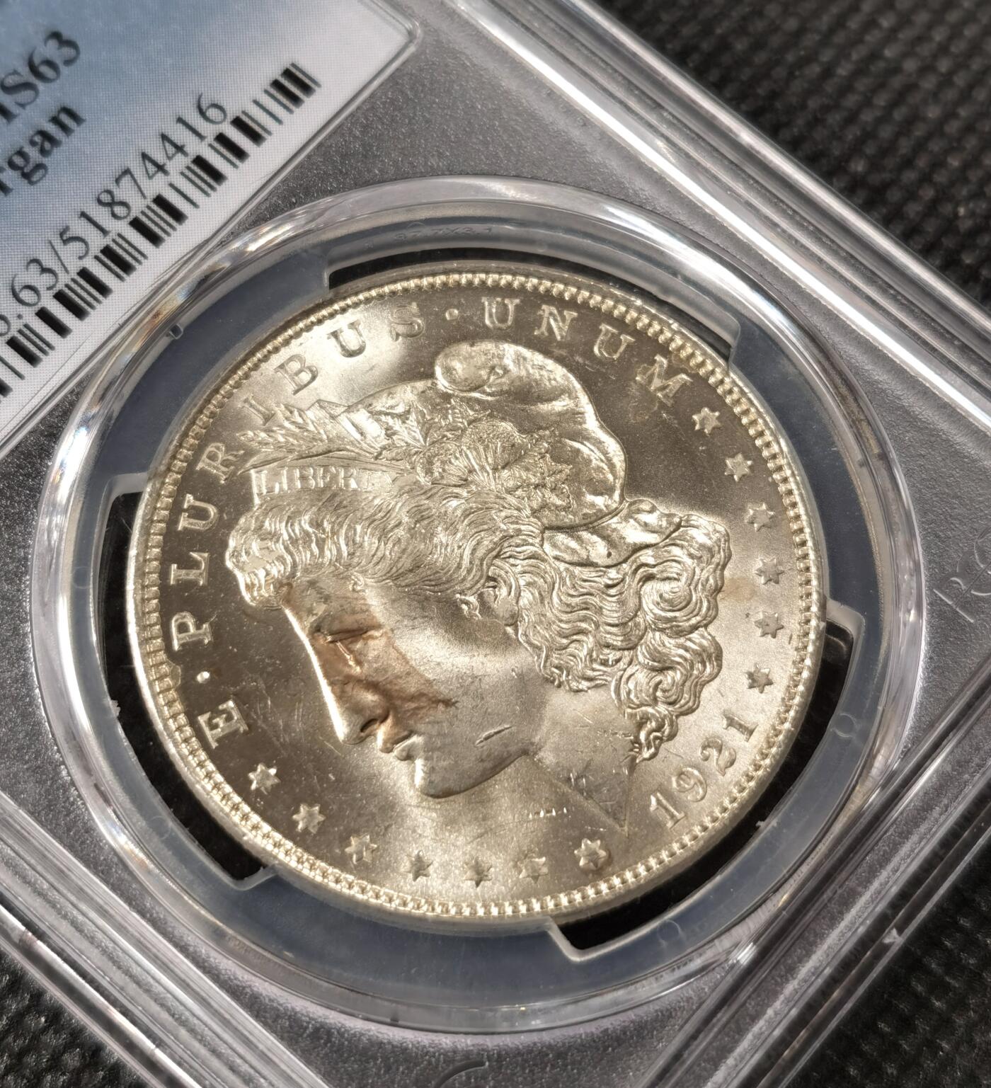  甄臻铺-美国银币专场-世界币章拍卖（第17期），送拍享返佣金等优惠多多 PCGS-MS63 1921年摩根银币，淡淡金色包浆