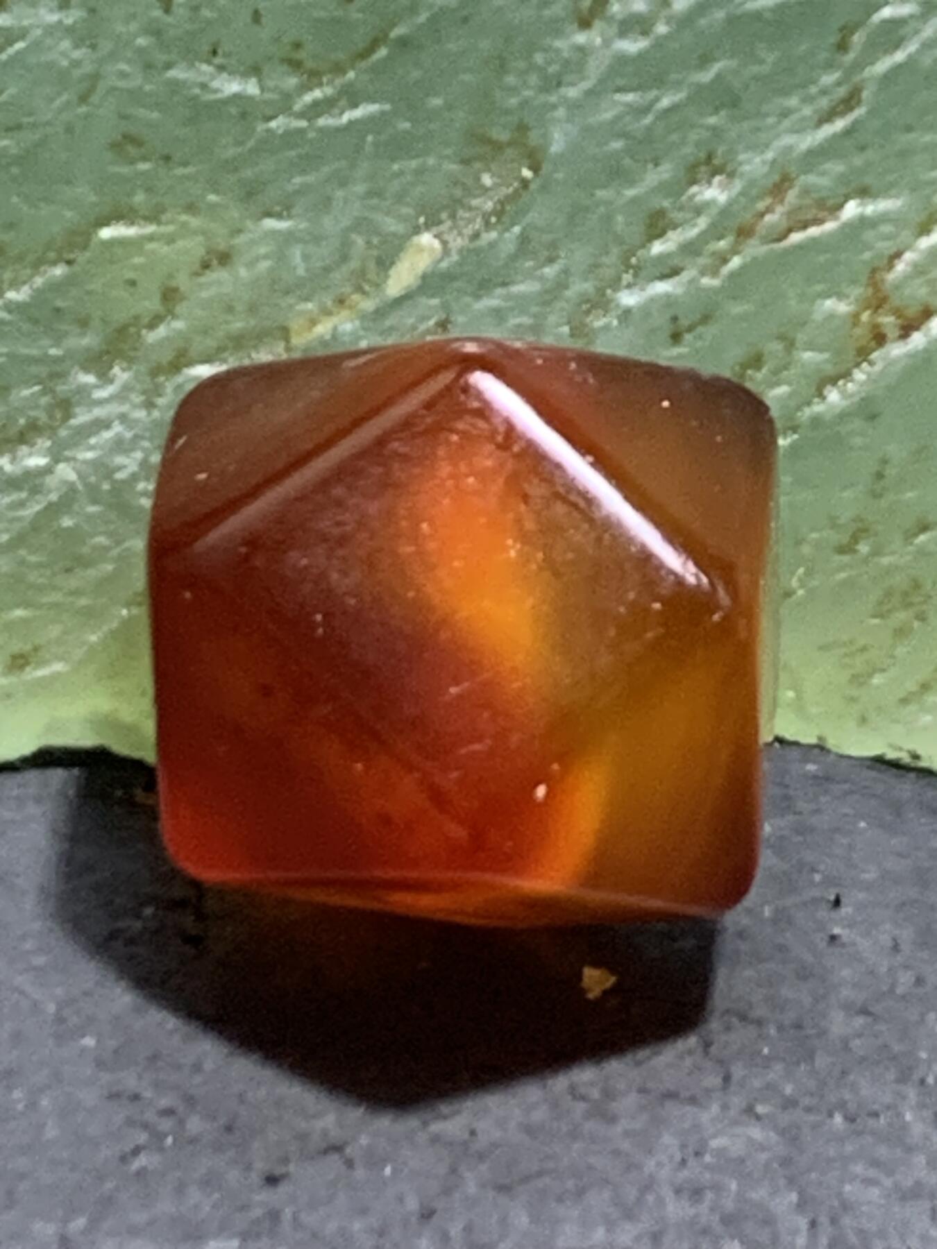 精美高玉化冻料天眼纹缠丝玛瑙唐八棱珠一颗，