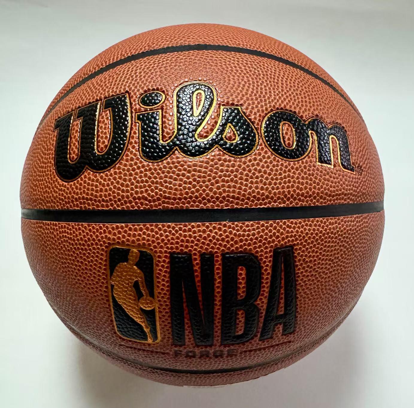 零元拍：  “风城玫瑰”德里克-罗斯签名Wilson威尔胜金标NBA用球，亲书“2008选秀第一顺位”！签于2025威尔胜“致胜瑰来”罗斯联名产品发布会！