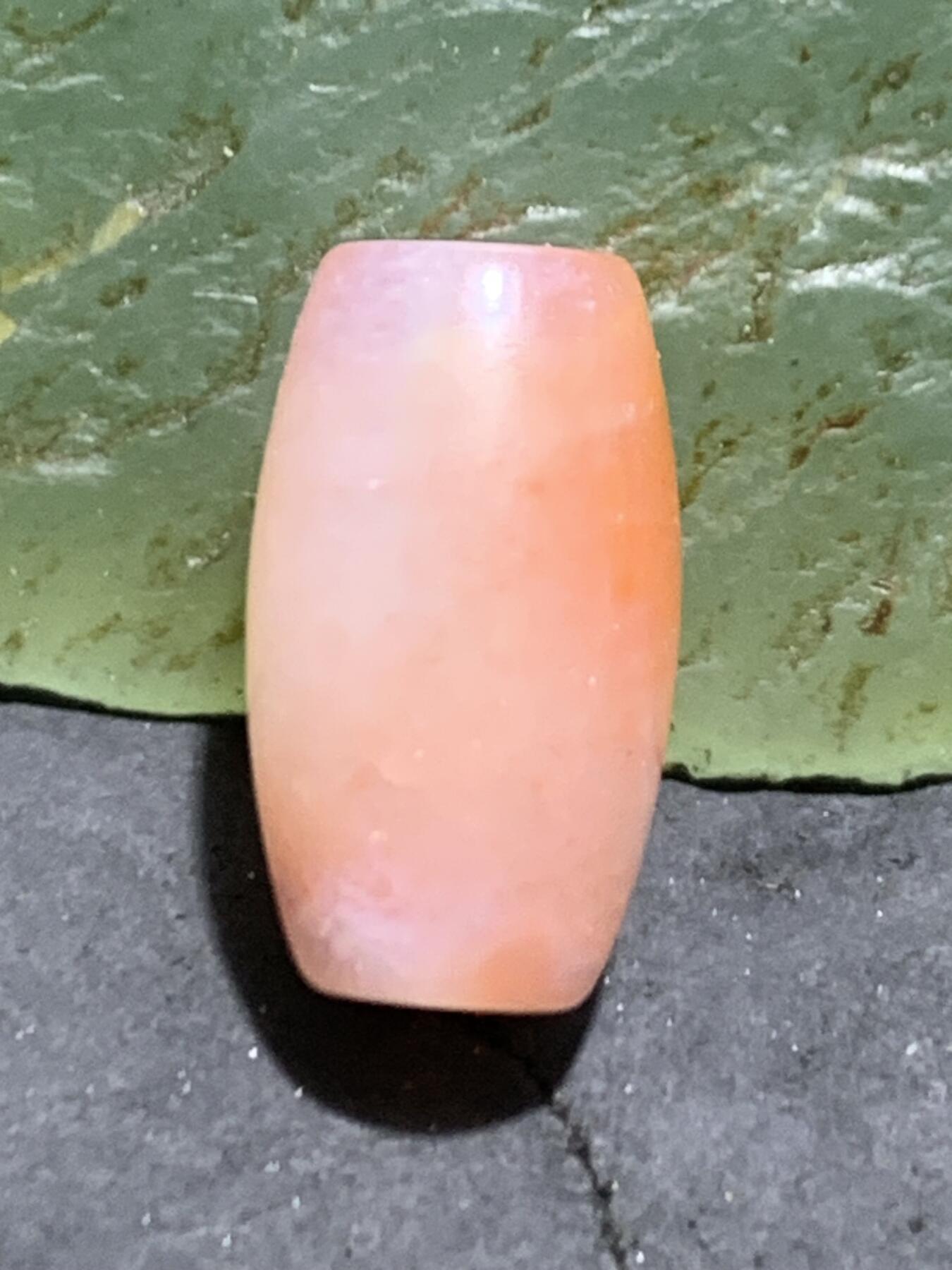 川料红白南红玛瑙桶珠一颗！