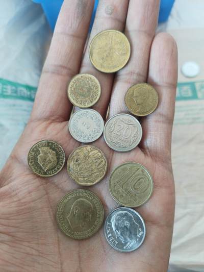 泡泡币外币第三十五场可代拍15038385335微信 - 硬币十个第4组