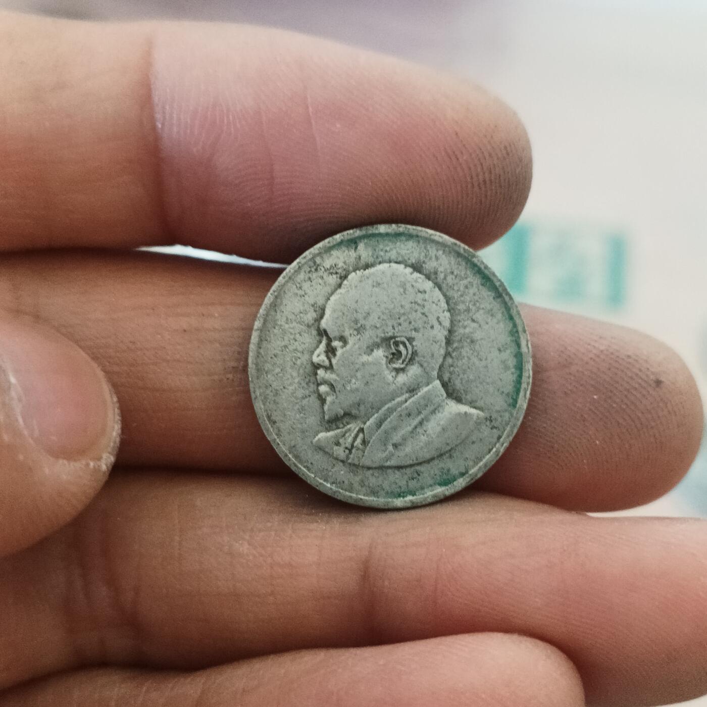 泡泡币外币第三十五场可代拍15038385335微信 肯尼亚无字50分