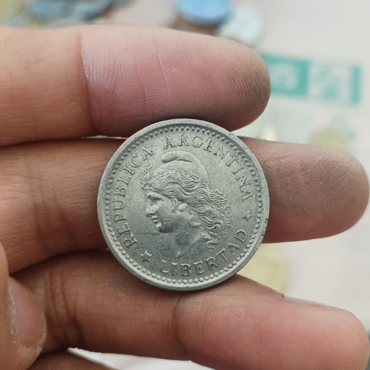 泡泡币外币第三十五场可代拍15038385335微信 阿根廷一元