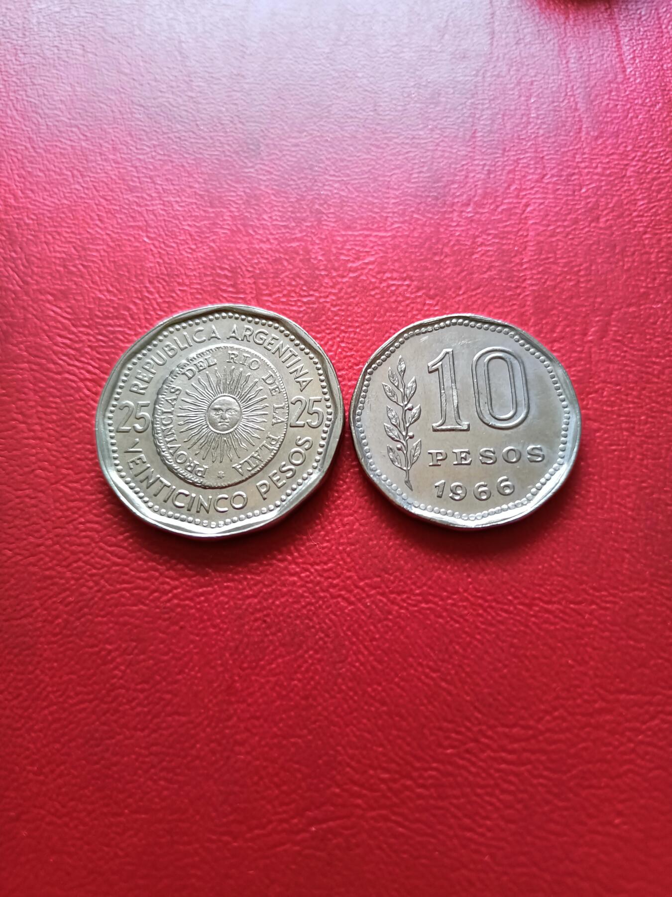 【云涧收藏】第二十七场 阿根廷1966年25、10比索2枚，UNC