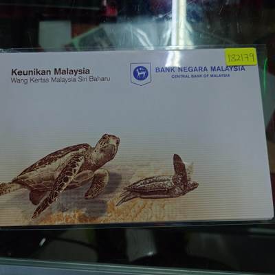 【世界钱币】微拍第179期暨2025年第18期  少量新品上架 【一口价已售出】2012年马来西亚20林吉特 首发AA冠全新绝品无4 原装册