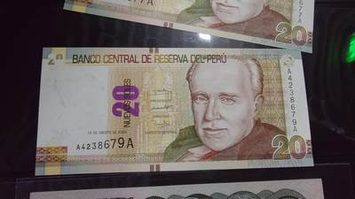 【世界钱币】微拍第179期暨2025年第18期  少量新品上架 2009年秘鲁20比索 首发AA冠少见 全新绝品尾号679