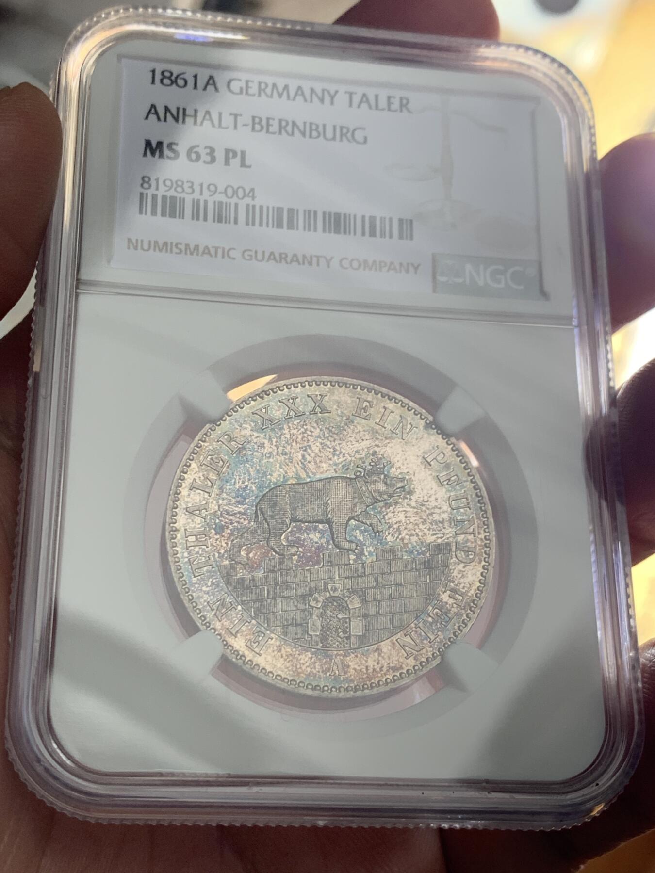 《竞宝斋》第382场 周日，周一，周二 3场连拍 （全场包邮） 冠军分 NGC MS63PL 德国 1861年 泰勒 安哈特矿业泰勒小熊爬墙 银币 发行量最少的年份 流通充分 PL 品相难得一见