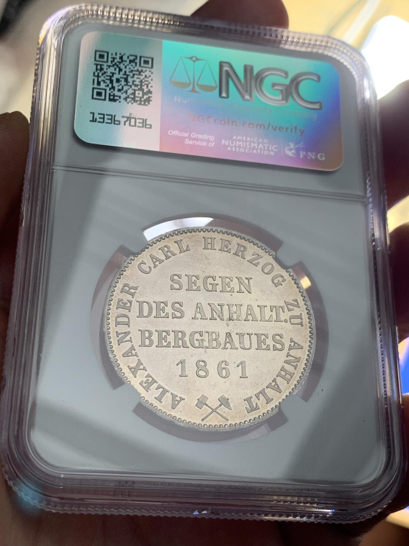 《竞宝斋》第382场 周日，周一，周二 3场连拍 （全场包邮） 冠军分 NGC MS63PL 德国 1861年 泰勒 安哈特矿业泰勒小熊爬墙 银币 发行量最少的年份 流通充分 PL 品相难得一见