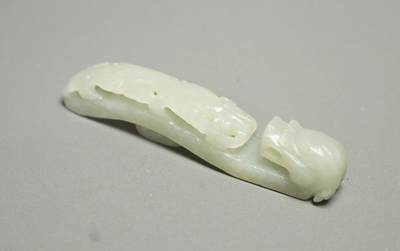 玉石翡翠玛瑙｜拍卖专场 明清风｜老和田玉龙钩摆件｜尺寸详见图六