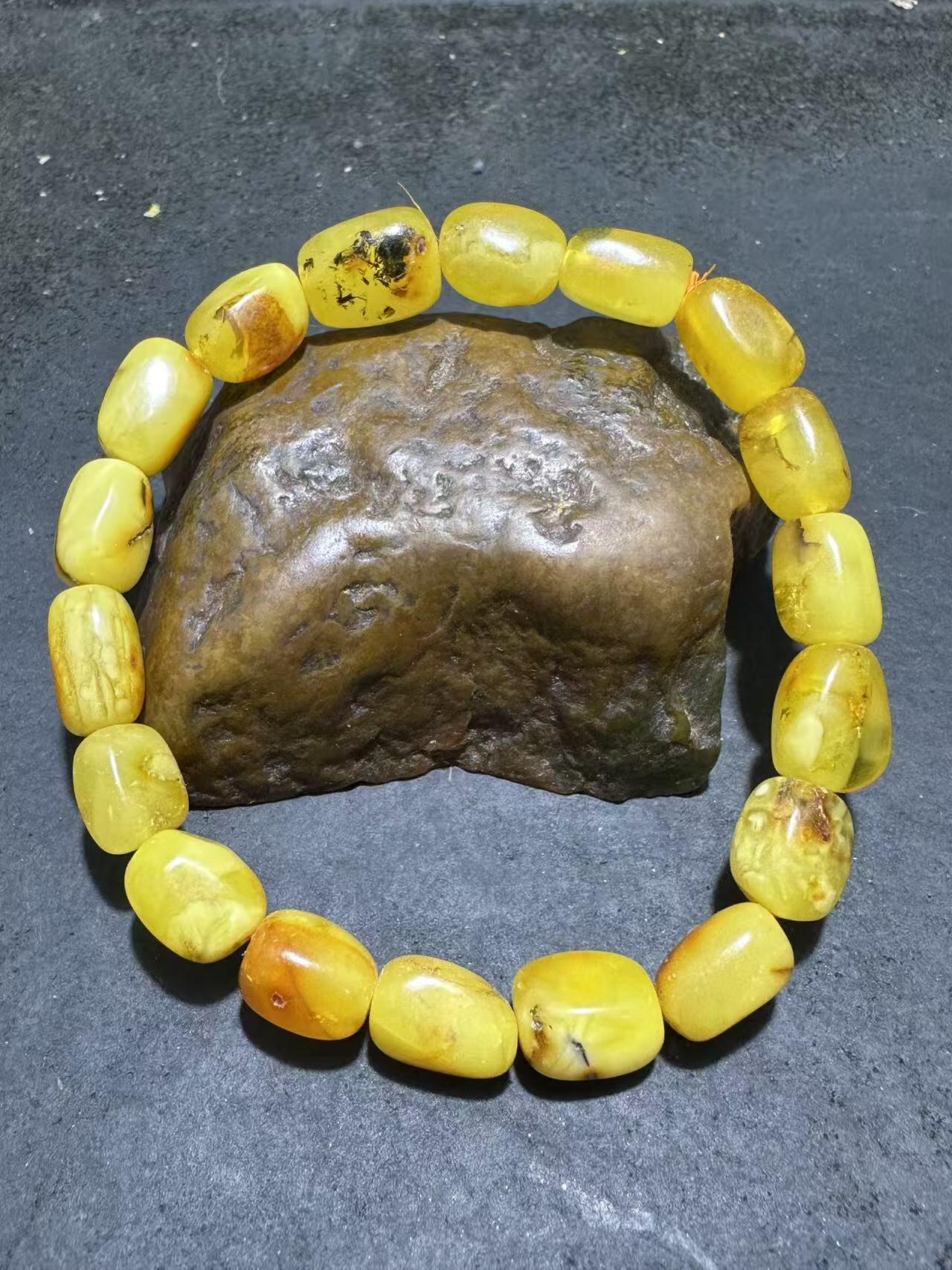天然乌克兰蜜蜡随形手串1条！