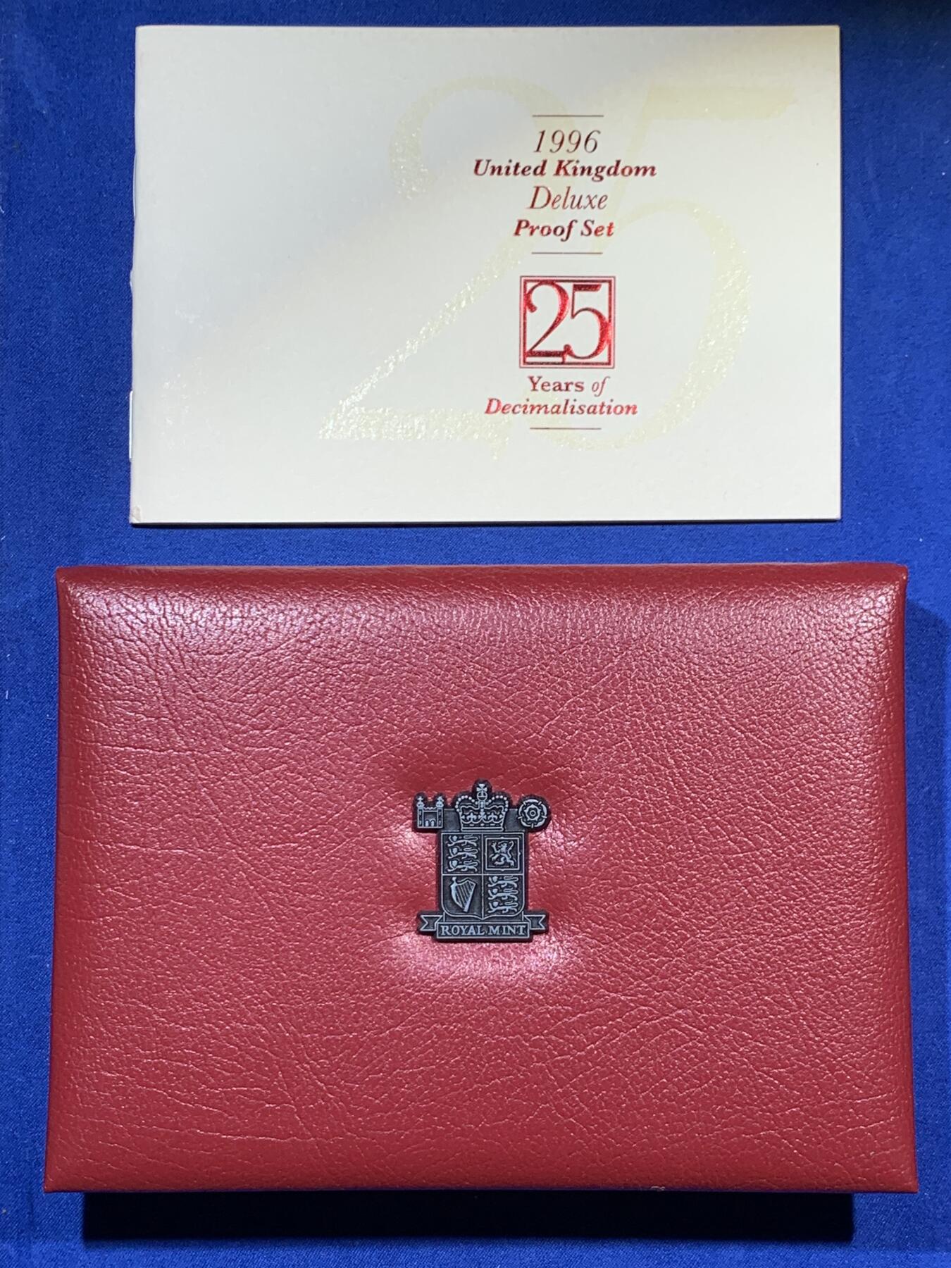 《竞宝斋》第383场 周日，周一，周二 3场连拍 （全场包邮） 英国1996年精制套币, 含5镑诞辰70周年+2镑欧洲杯+1镑凯尔特十字精制纪念币，盒证全。