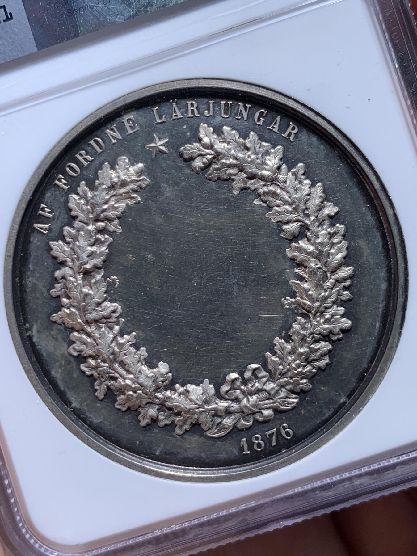 《竞宝斋》第383场 周日，周一，周二 3场连拍 （全场包邮） NGC UNCD 瑞典1876年高山童校纪念大银章 稀少品种 镜面底板 画面寓意丰富 十分难得
