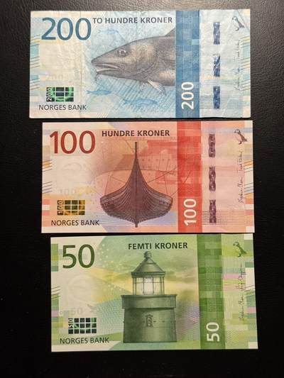 八十四场 - 挪威一组三张，200流通，100，50unc！其中200、100是豹子，50无47！