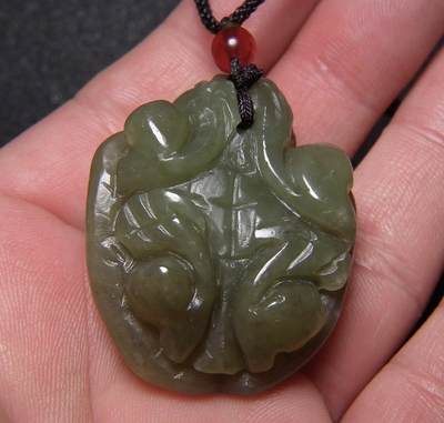 玉石翡翠玛瑙｜拍卖专场 和田青玉带糖色带孔立体圆雕龙龟小把件