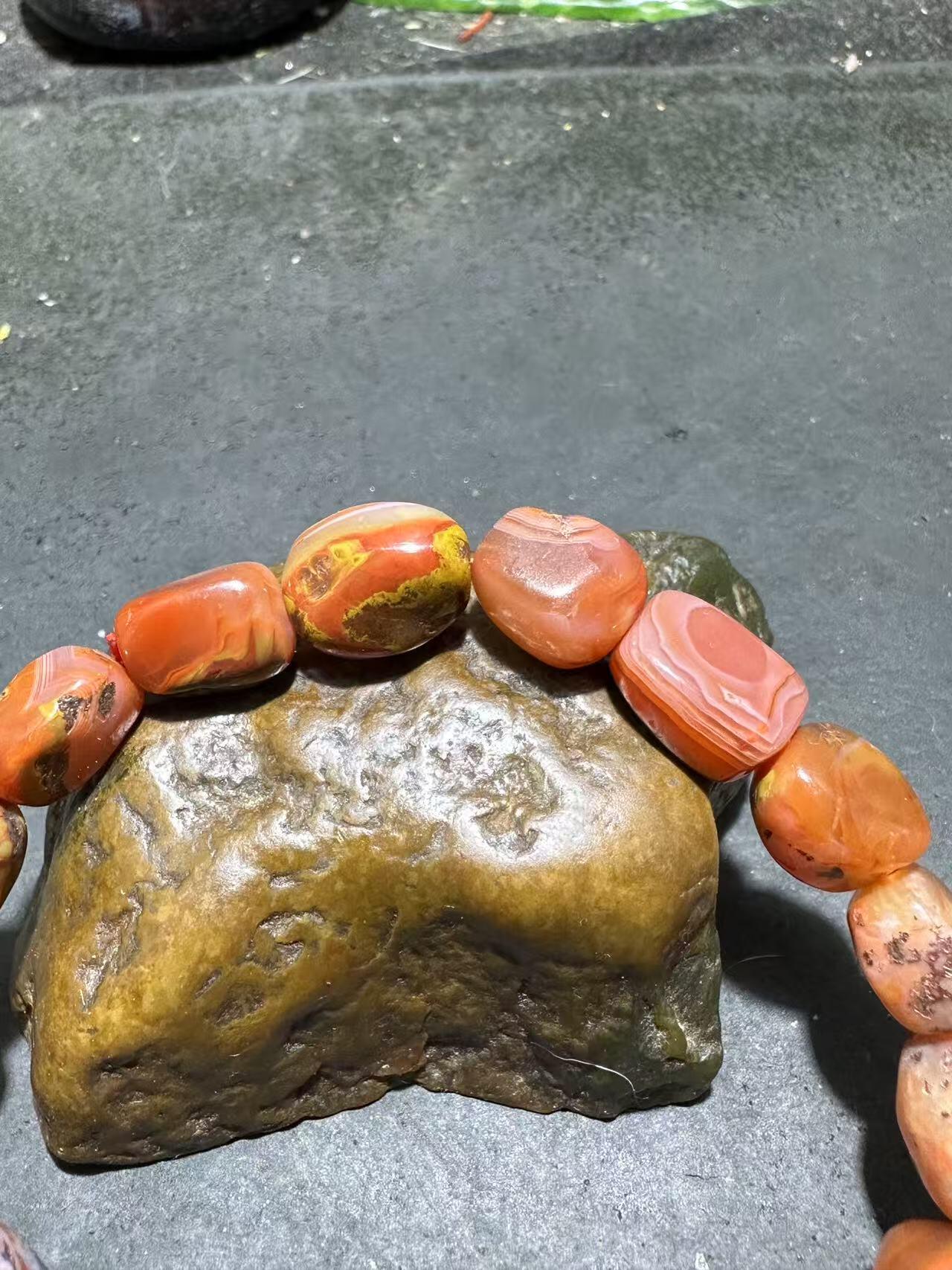 川料红黄原皮包浆料南红玛瑙随形单圈手串一条