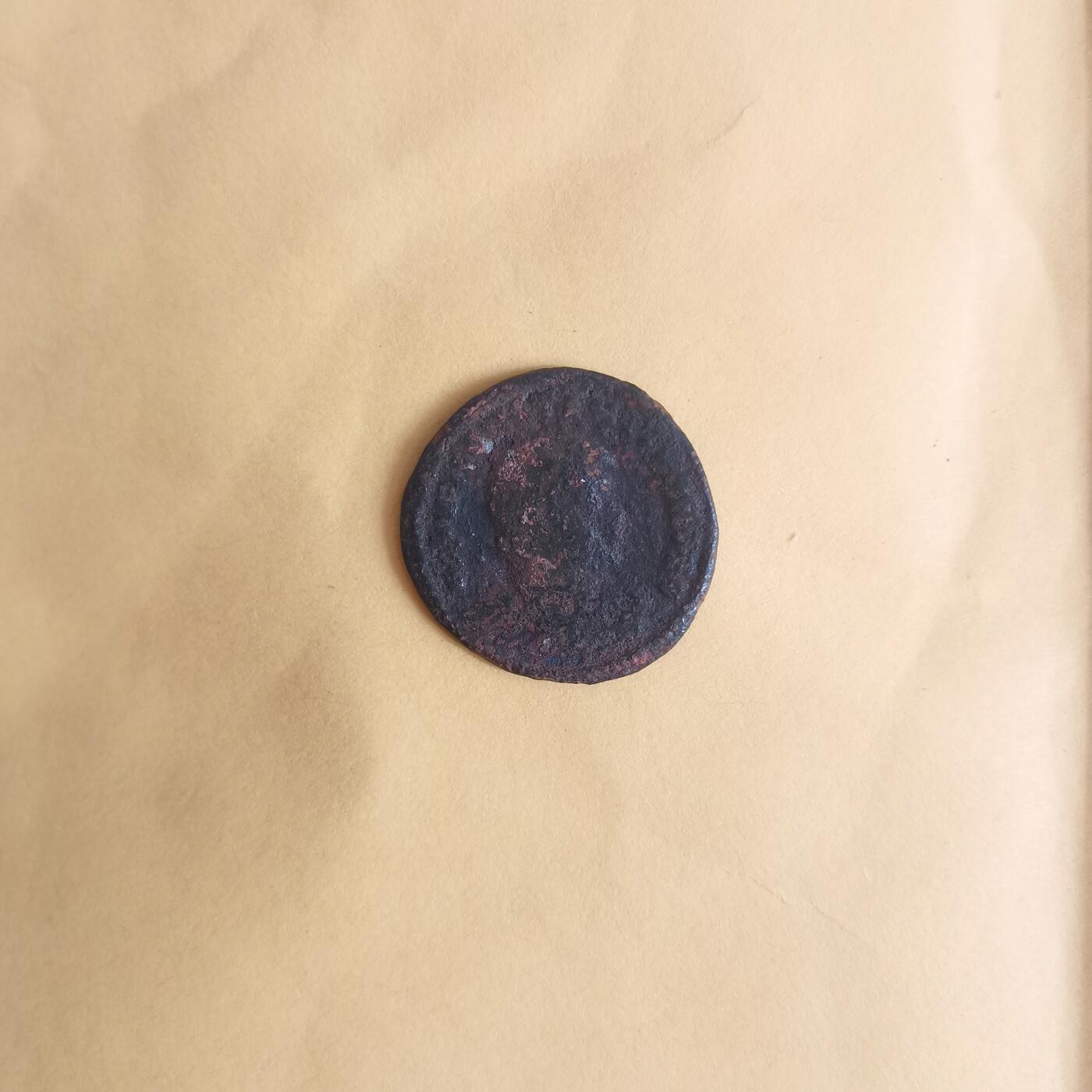 罗马帝国君士坦提乌斯二世士兵军旗镀银铜币，少见品种，通货好品