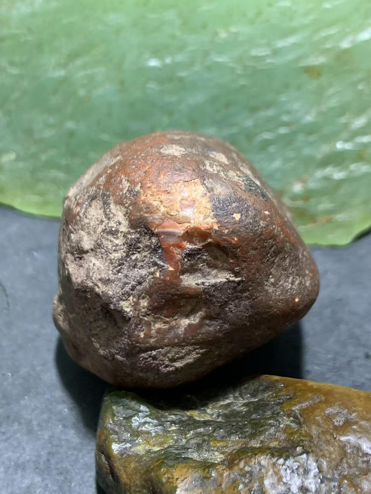 精美铁红皮开窗料冰飘柿子红南红玛瑙原石一颗