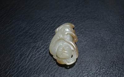 玉石翡翠玛瑙｜拍卖专场 明清风老和田玉立体工童子执莲把件｜尺寸详见图八