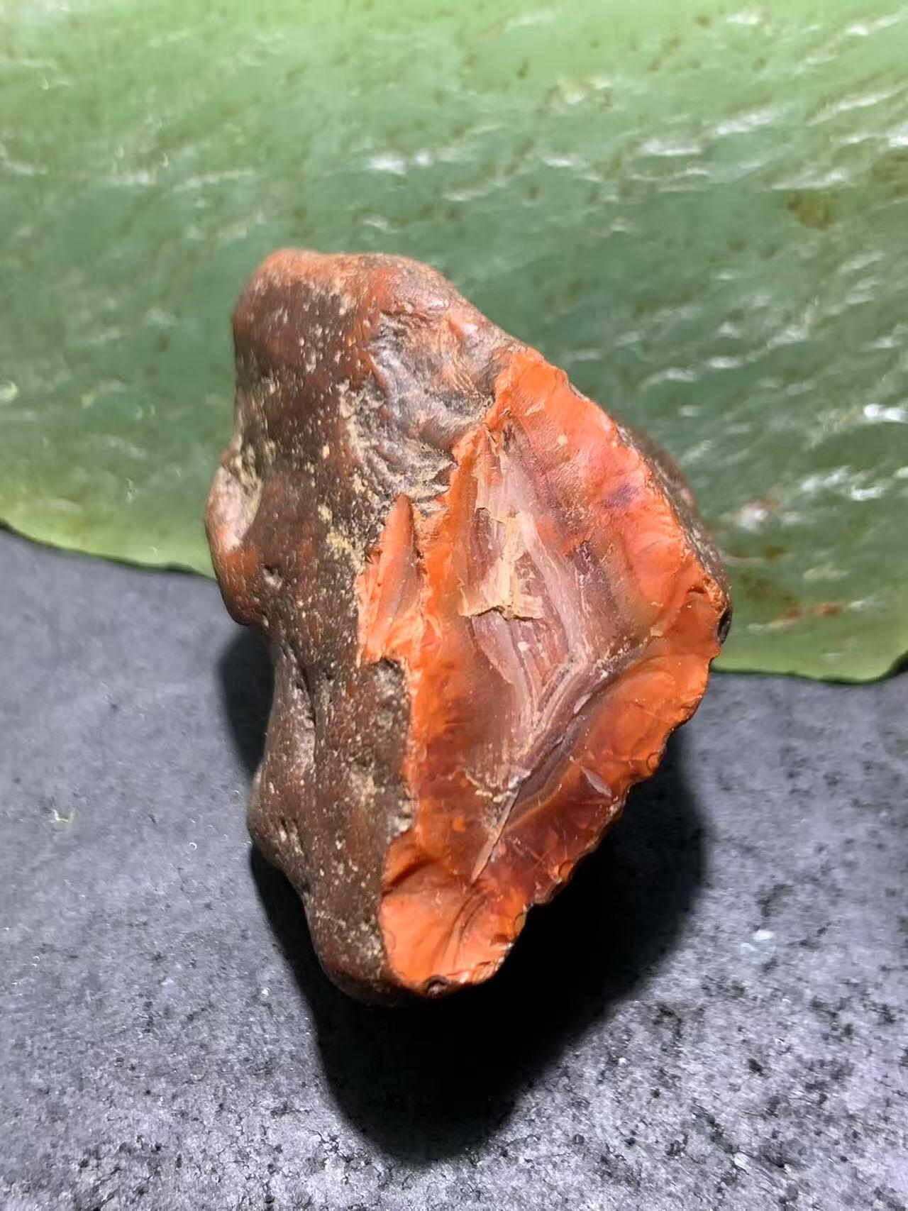 精美铁红皮原皮开窗料千层纹南红玛瑙原石一颗，