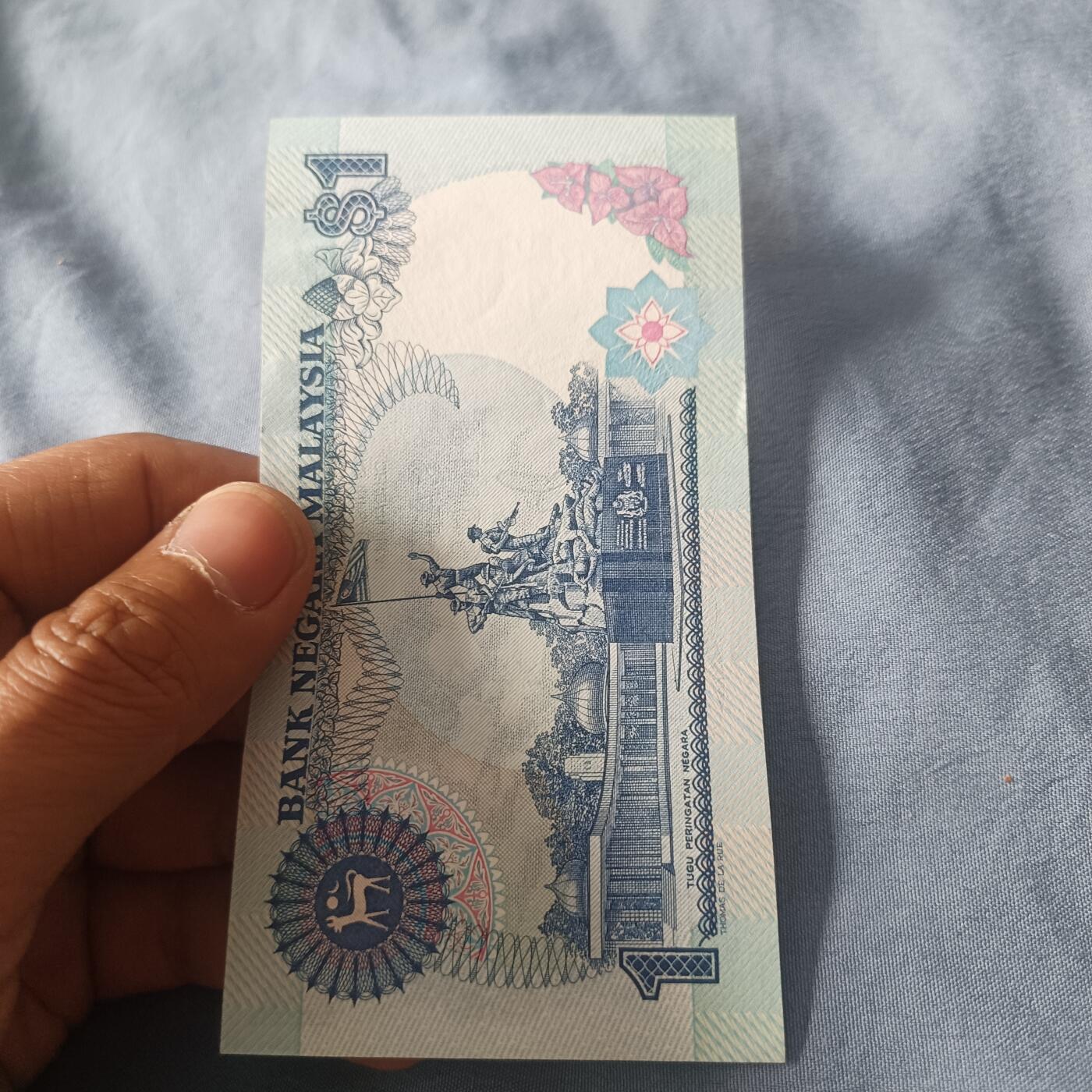泡泡币外币第三十八场可代拍15038385335微信 马来一刀