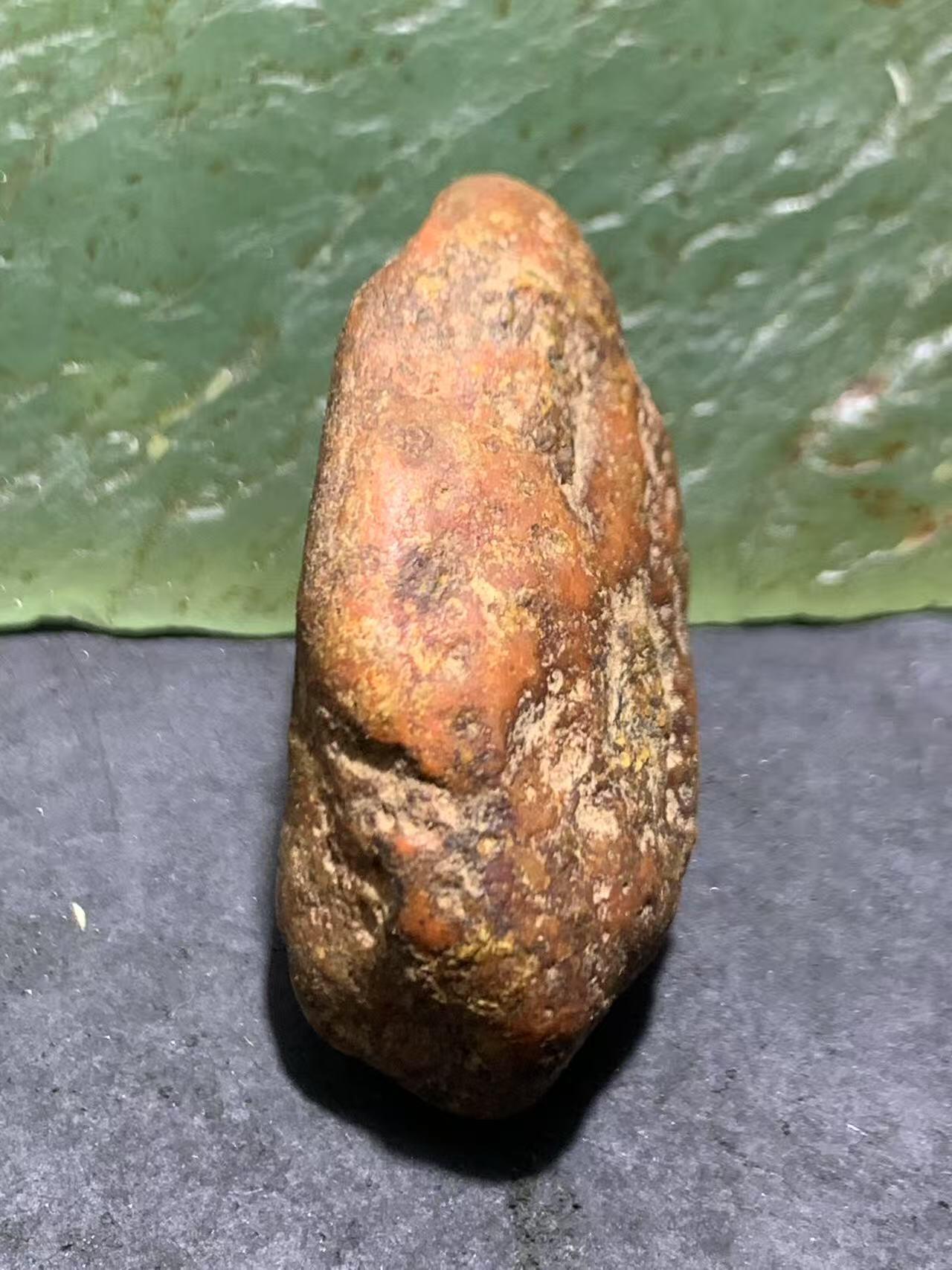 精美红皮柿子红南红玛瑙原石一颗，，