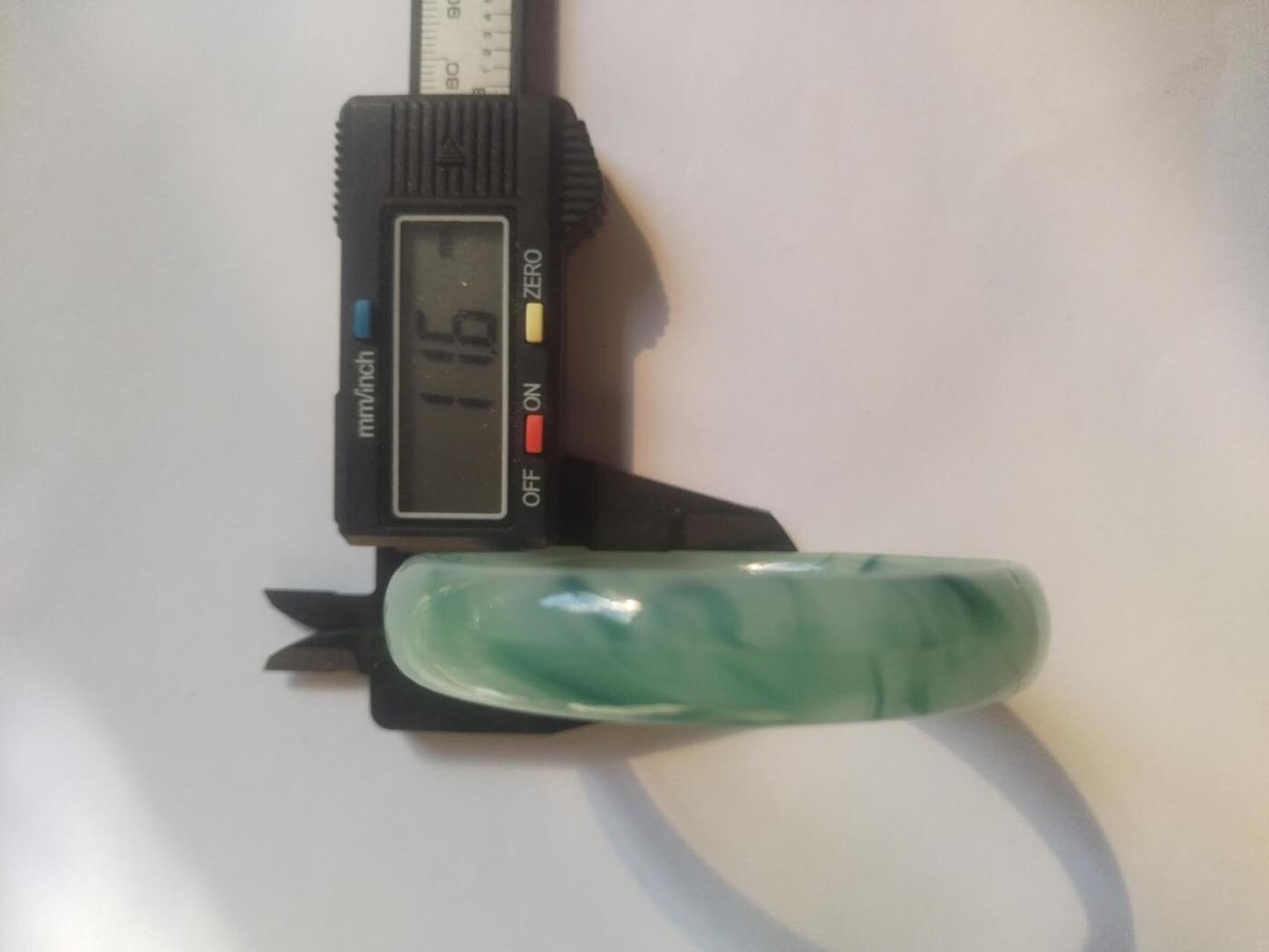 玉石 手串 手链 手镯 翡翠飘花手镯。