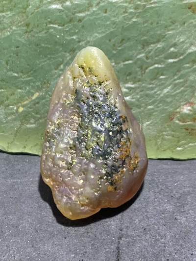 精美罕见高玉化戈壁阿拉善糖心绿草花皮玛瑙原石一颗 - 精美罕见高玉化戈壁阿拉善糖心绿草花皮玛瑙原石一颗