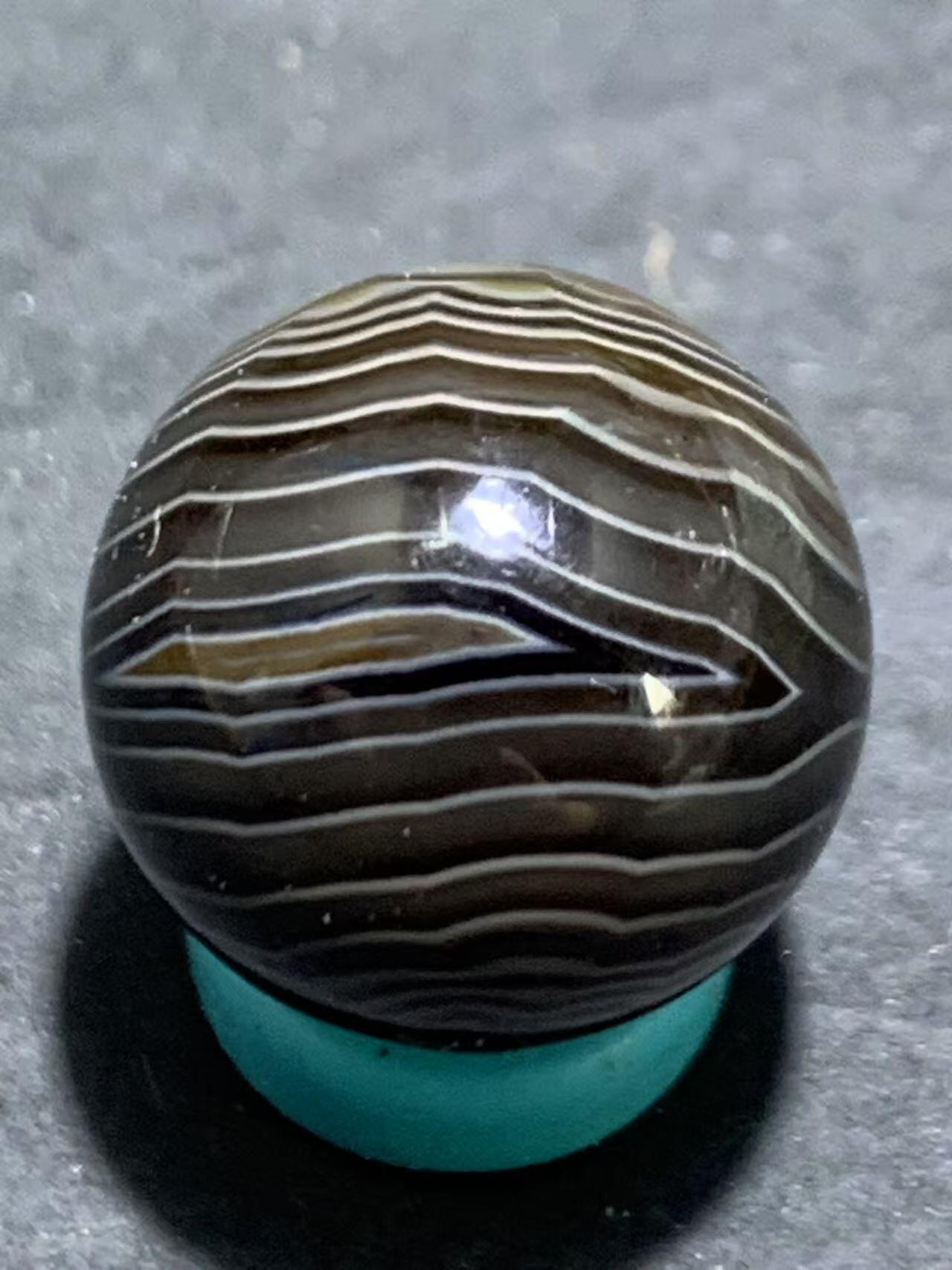 精美一线天眼千层纹药师玛瑙圆珠一个，