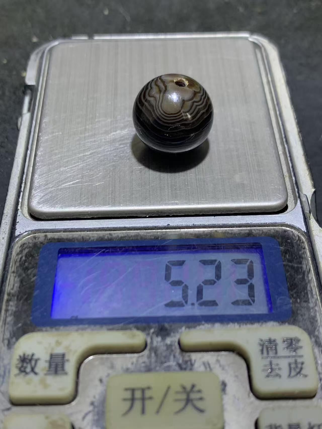 精美一线天眼千层纹药师玛瑙圆珠一个，