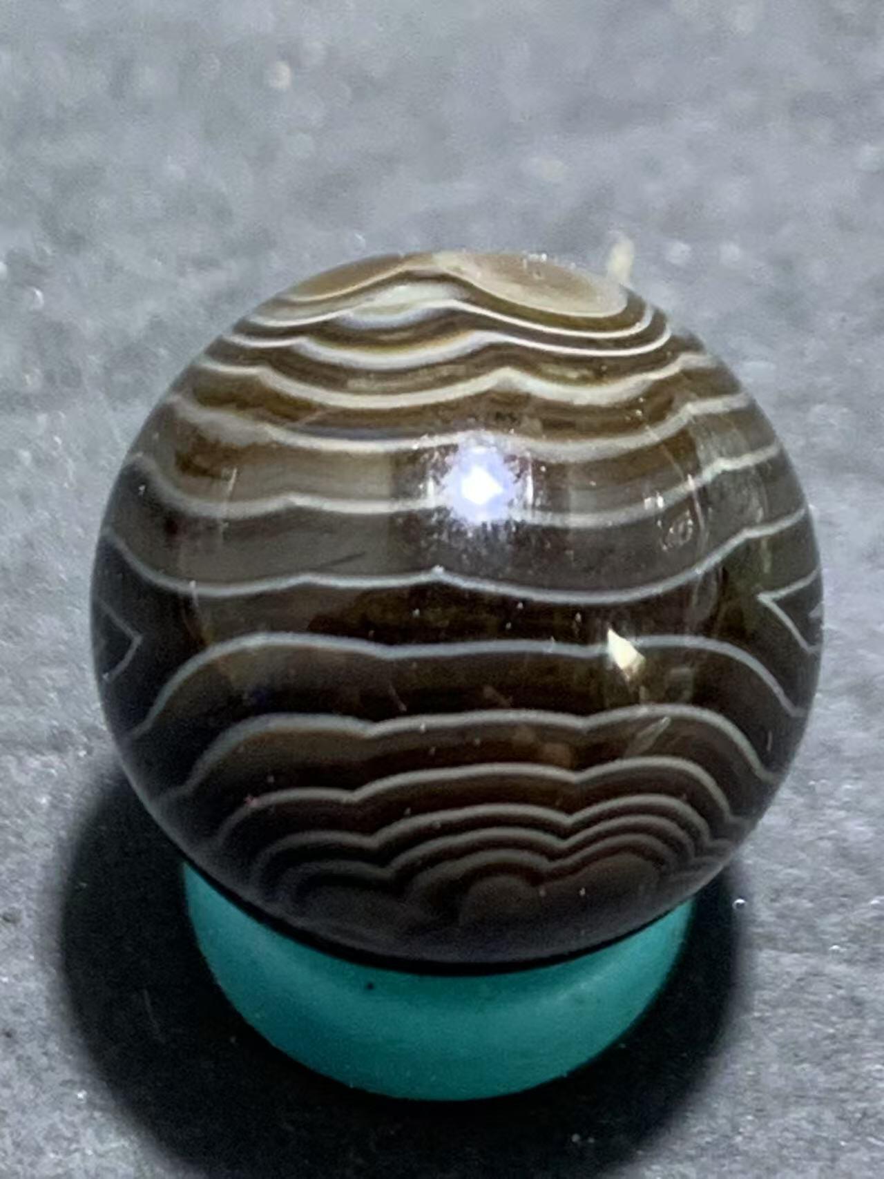 精美一线天眼千层纹药师玛瑙圆珠一个，