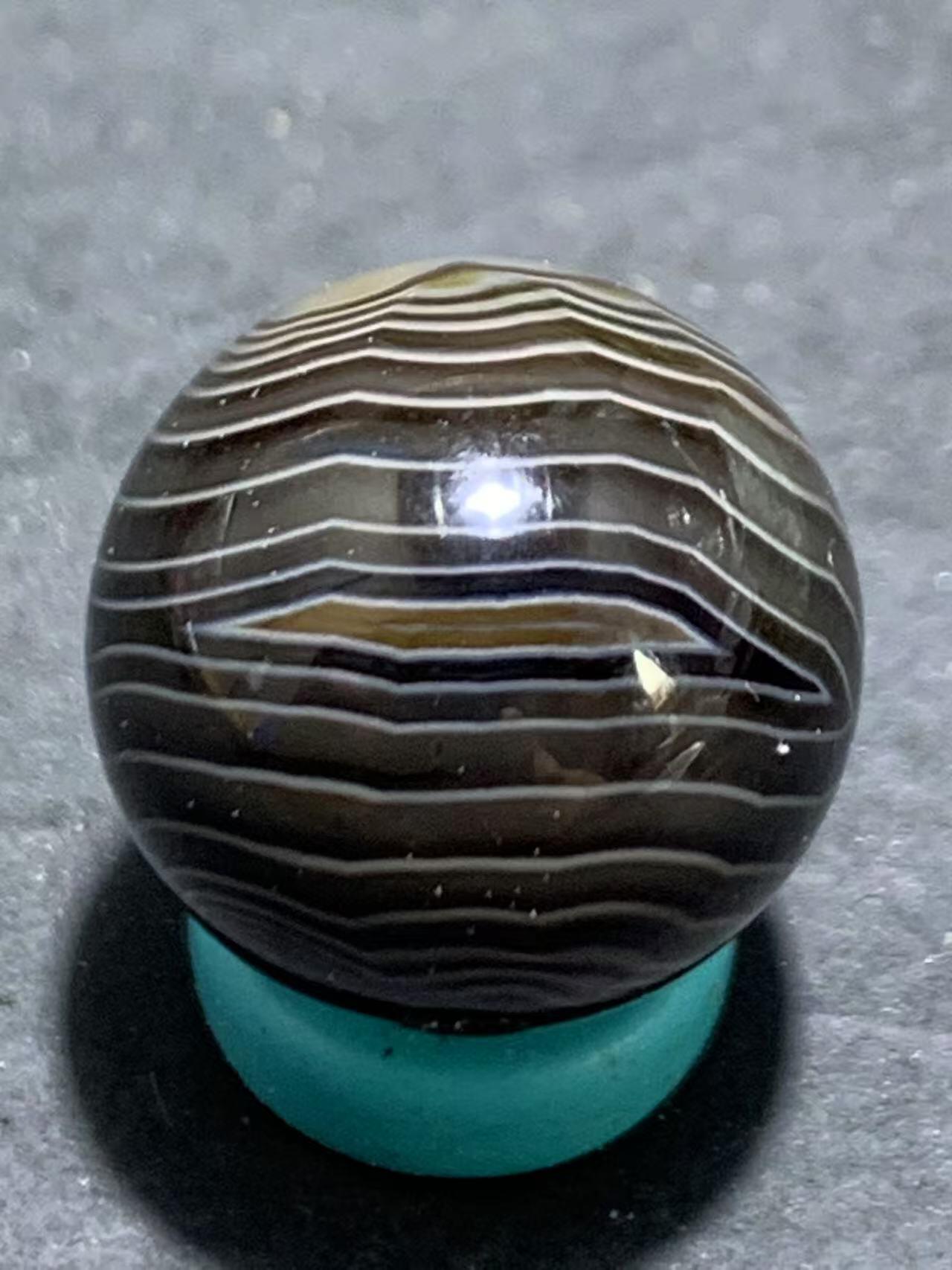 精美一线天眼千层纹药师玛瑙圆珠一个，