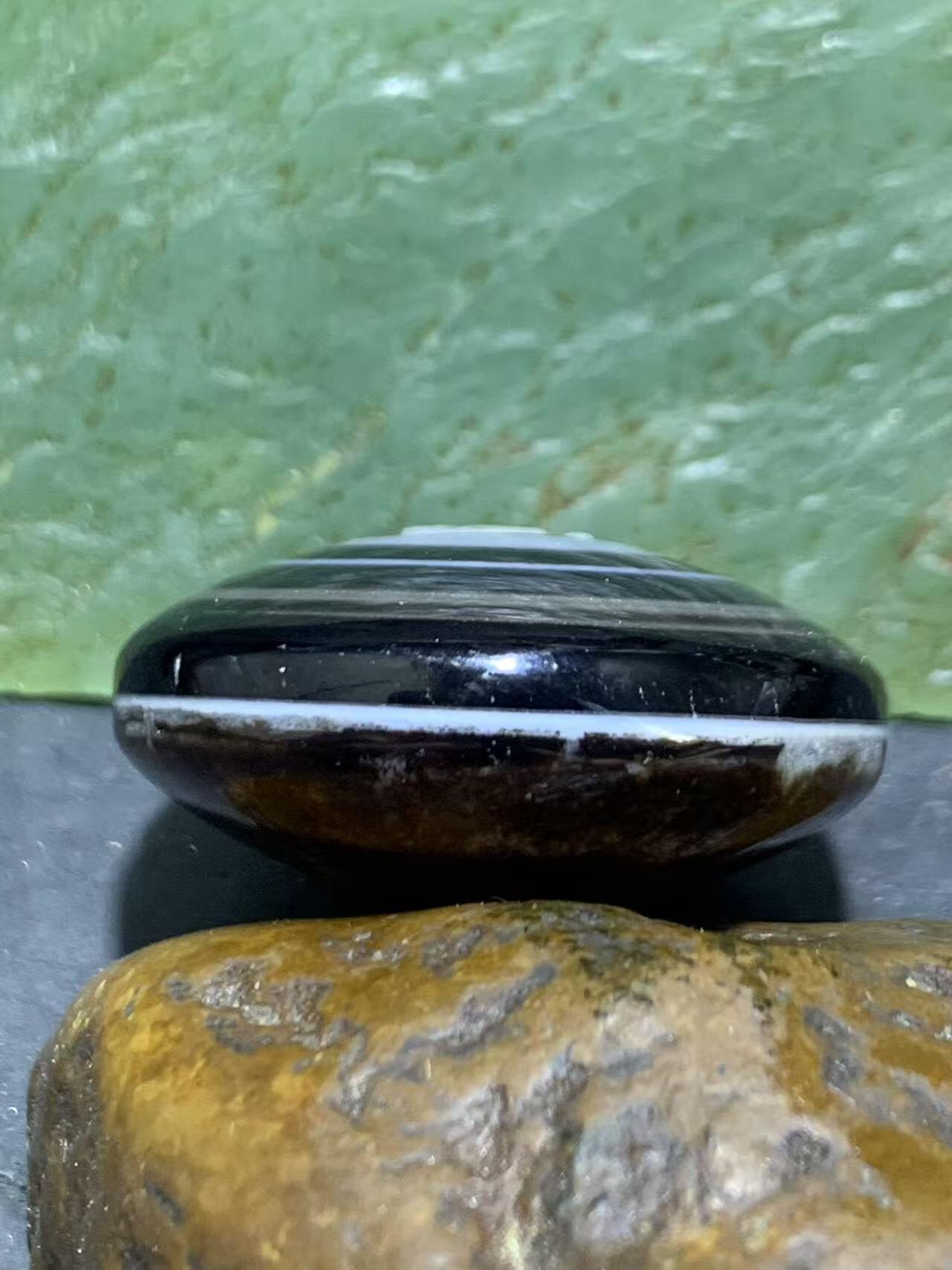 精品一线药师玛瑙手工雕刻无相佛板珠（背云）一颗。