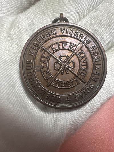 11.26散币、徽章专场 - 1939年英国皇家救生协会奖章 突出贡献奖 成立于1891年 带铭文