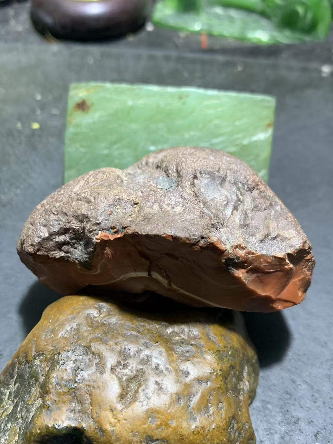 精美大开窗铁皮红白南红玛瑙原石一颗