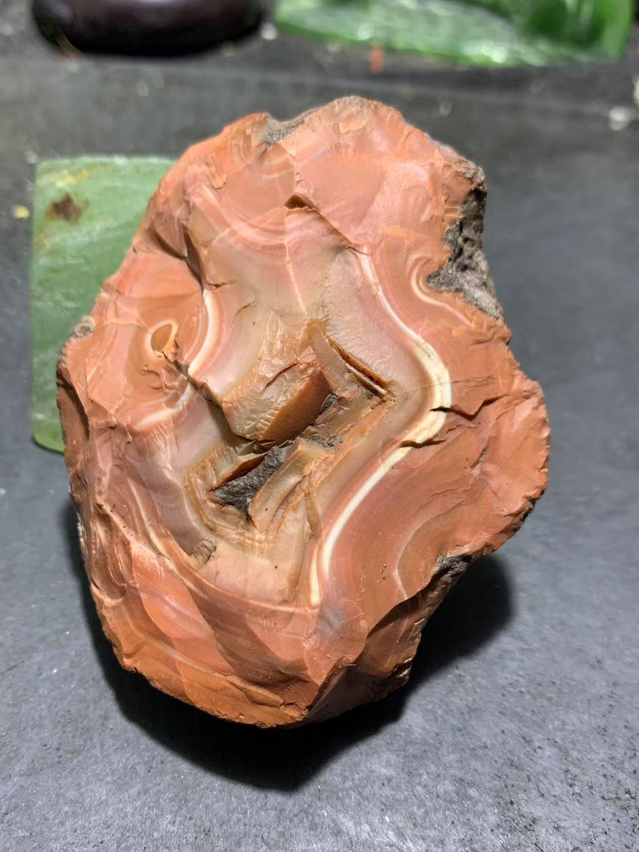 精美大开窗铁皮红白南红玛瑙原石一颗