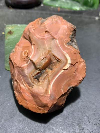 精美大开窗铁皮红白南红玛瑙原石一颗 - 精美大开窗铁皮红白南红玛瑙原石一颗
