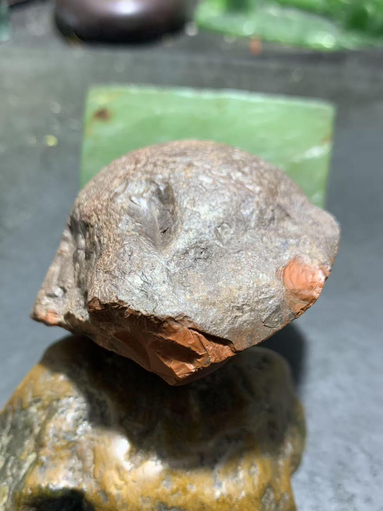 精美大开窗铁皮红白南红玛瑙原石一颗