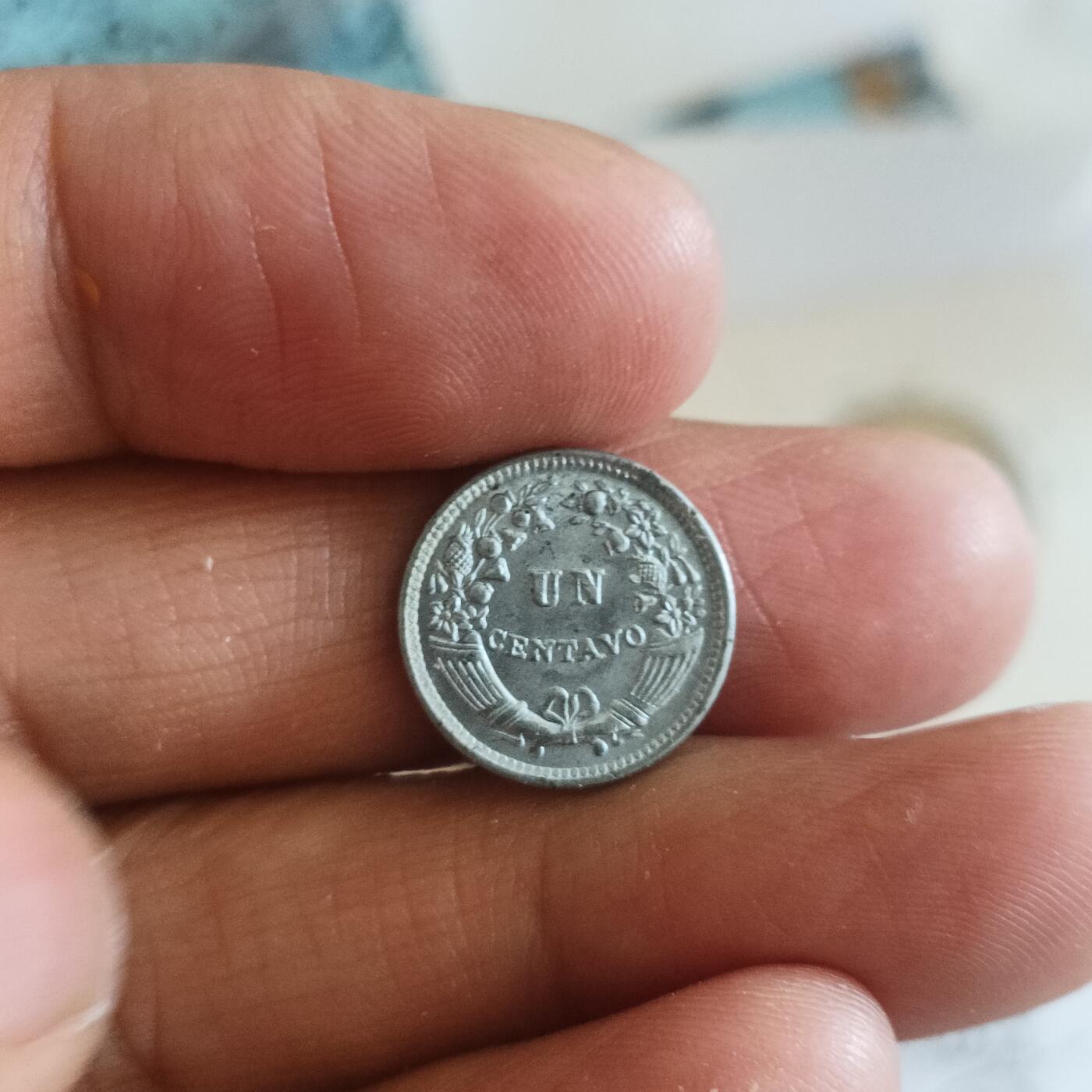 泡泡币外币第四十一场可代拍15038385335微信 秘鲁6一年1分元光