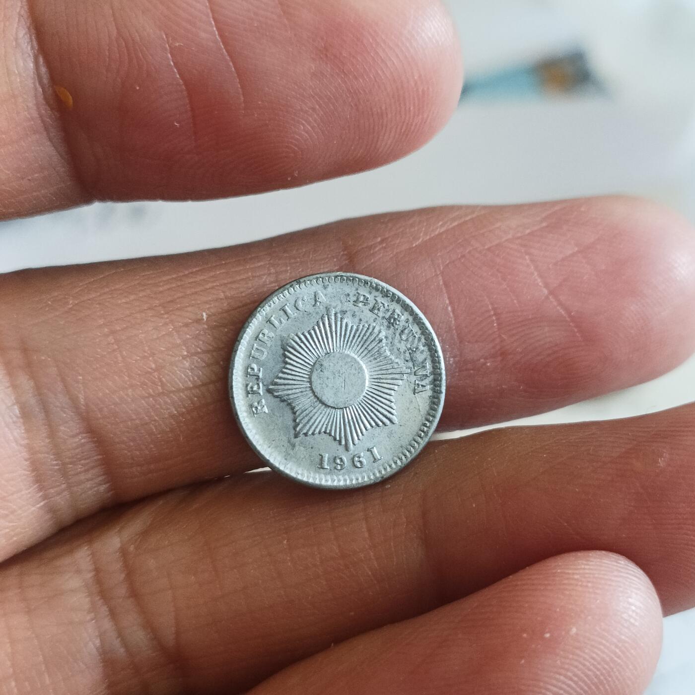 泡泡币外币第四十一场可代拍15038385335微信 秘鲁6一年1分元光