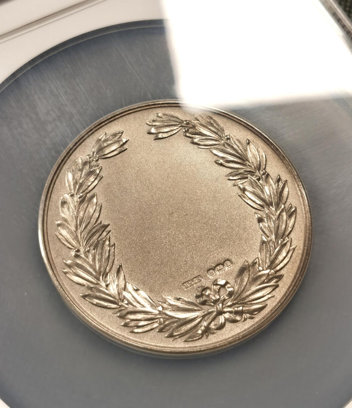  甄臻铺-世界币章拍卖（第19期），送拍享返佣金等优惠多多 NGC-MS64 1935年(按英国银标)英国卡多根马术学校获奖大银章，直径57毫米，银戳全，NGC大盒高分唯一记录，十分稀有