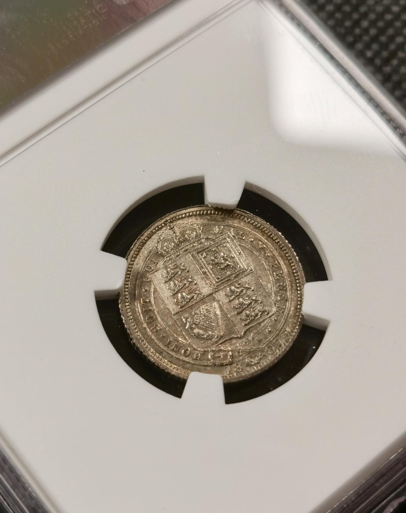  甄臻铺-世界币章拍卖（第19期），送拍享返佣金等优惠多多 NGC-MS63 1887年英国维多利亚高冠6便士，盾徽版