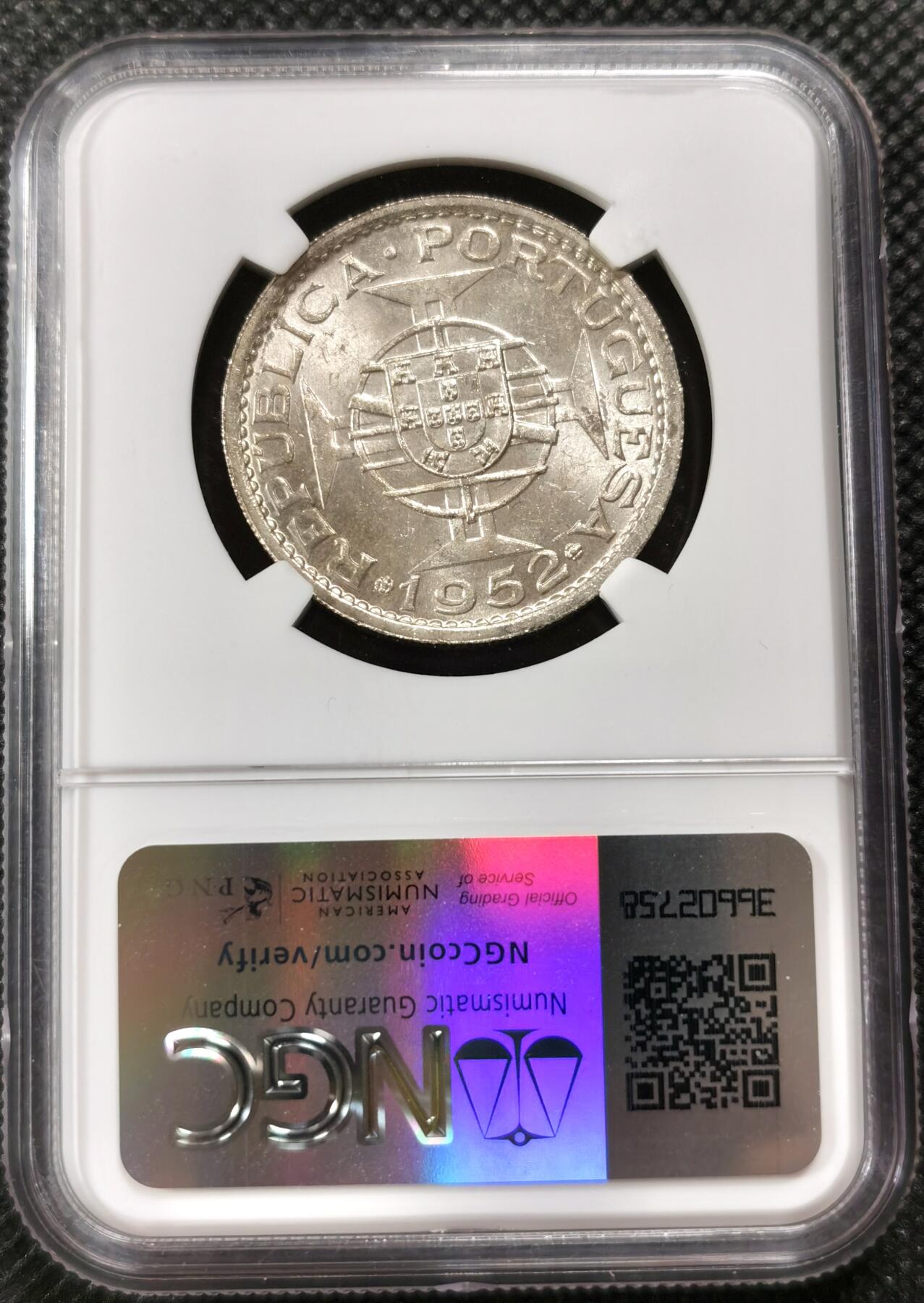  甄臻铺-世界币章拍卖（第19期），送拍享返佣金等优惠多多 NGC-MS64 1952年澳门伍圆，首发年份，卷拆品相